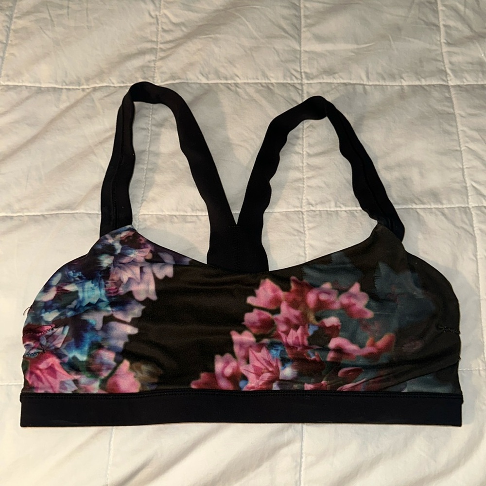 Lululemon sports bra